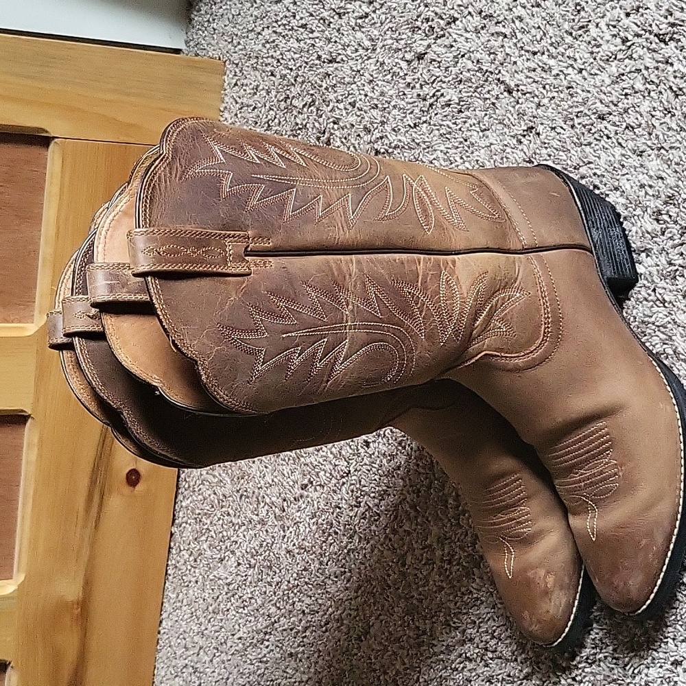 Arial Boots Size 8B